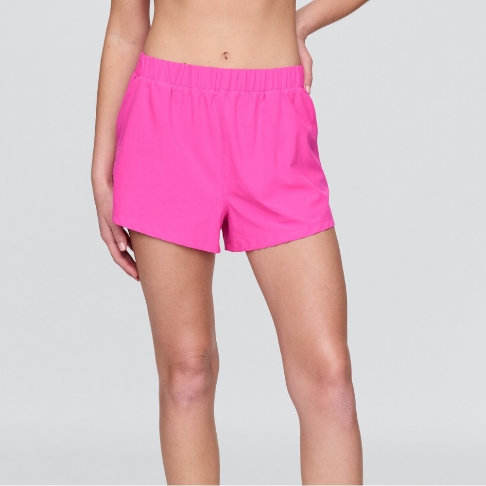 NWT! GapFit Mid Rise Running Shorts
